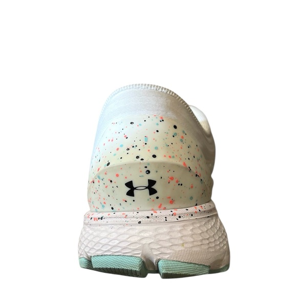 Women’s Under Armour charged escape 3 sneakers - Picture 8 of 8